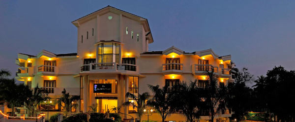 Banyan-Tree-Courtyard.jpg